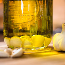 Load image into Gallery viewer, Craft Connections Co Oil and Vinegar Infusion Kit Make your Own Fresh Garlic Infused Oil
